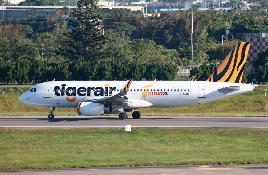 台灣新聞通訊社-醉漢鬧機艙!台灣虎航名古屋返台延飛 航警強制帶離