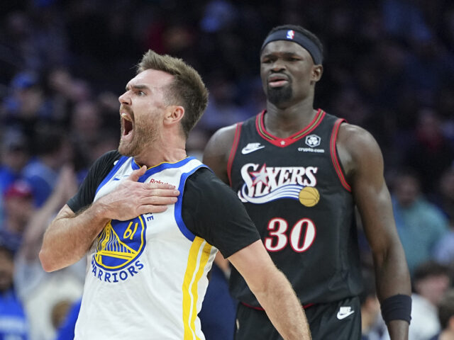 台灣新聞通訊社-NBA／袋棍球巨星成勇士甜蜜負擔 柯爾盼合約轉正：完美替補控衛