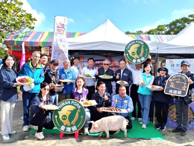 台灣新聞通訊社-桃園仙草嘉年華吸引百萬遊客賞花海 來品嘗黑豬滷肉、香腸