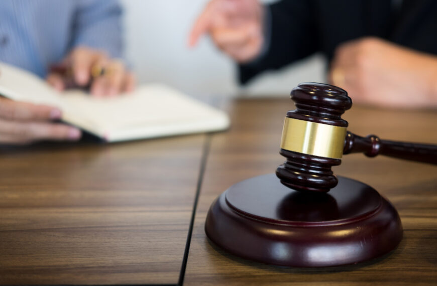 台灣新聞通訊社-孩子能改跟繼父姓嗎？兩岸法律判斷相反 律師揭關鍵在「是否引發糾紛」