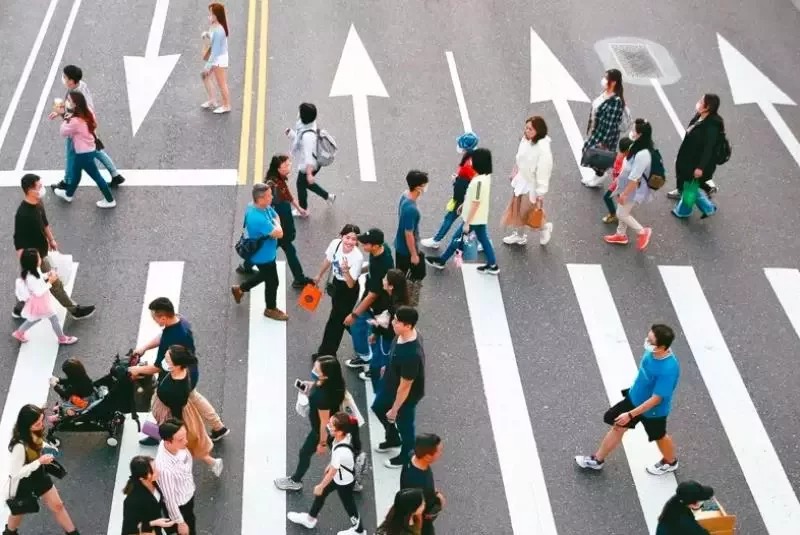 台灣新聞通訊社-周休三日有譜？ 逾五千人連署 勞動部回應了