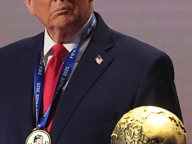 台灣新聞通訊社-百般討好 國際足總頒川普「FIFA和平獎」 加墨領袖晾一旁