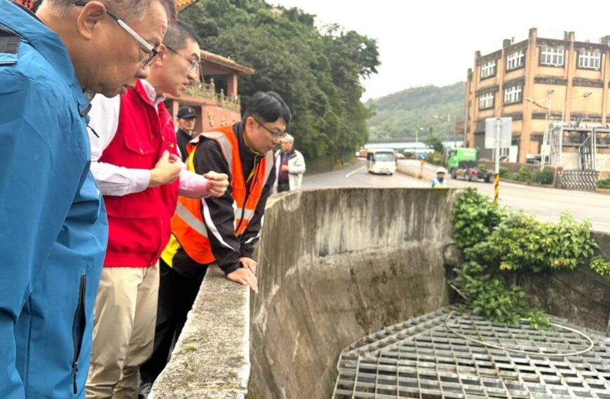 台灣新聞通訊社-基隆河油污染 台水加派行動車取樣確保水質