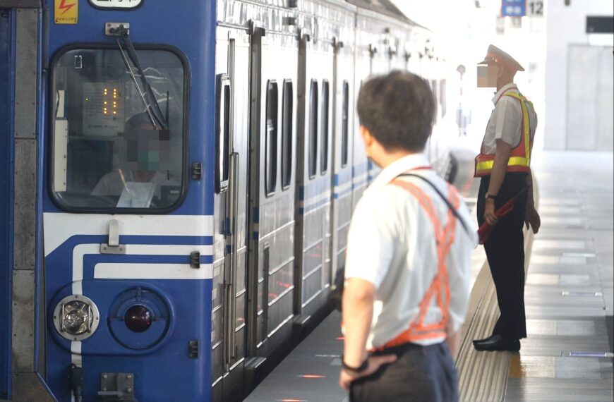 台灣新聞通訊社-電力設備故障 台鐵中壢-桃園單線雙向通車估17:00恢復