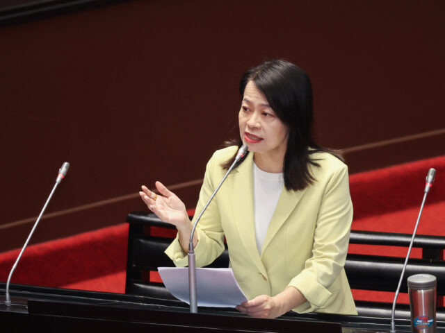 台灣新聞通訊社-許宇甄批內政部忙鎖小紅書 放任住都中心新人月均21萬高薪