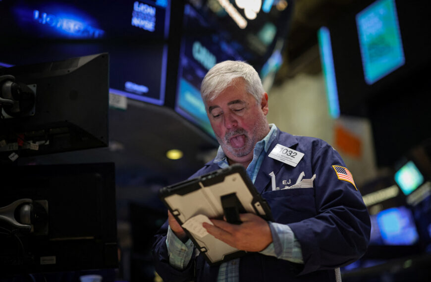 台灣新聞通訊社-鴻海財報助攻AI…Fed降息預期推美股逼近新高 鮑爾下周談話成最大變數