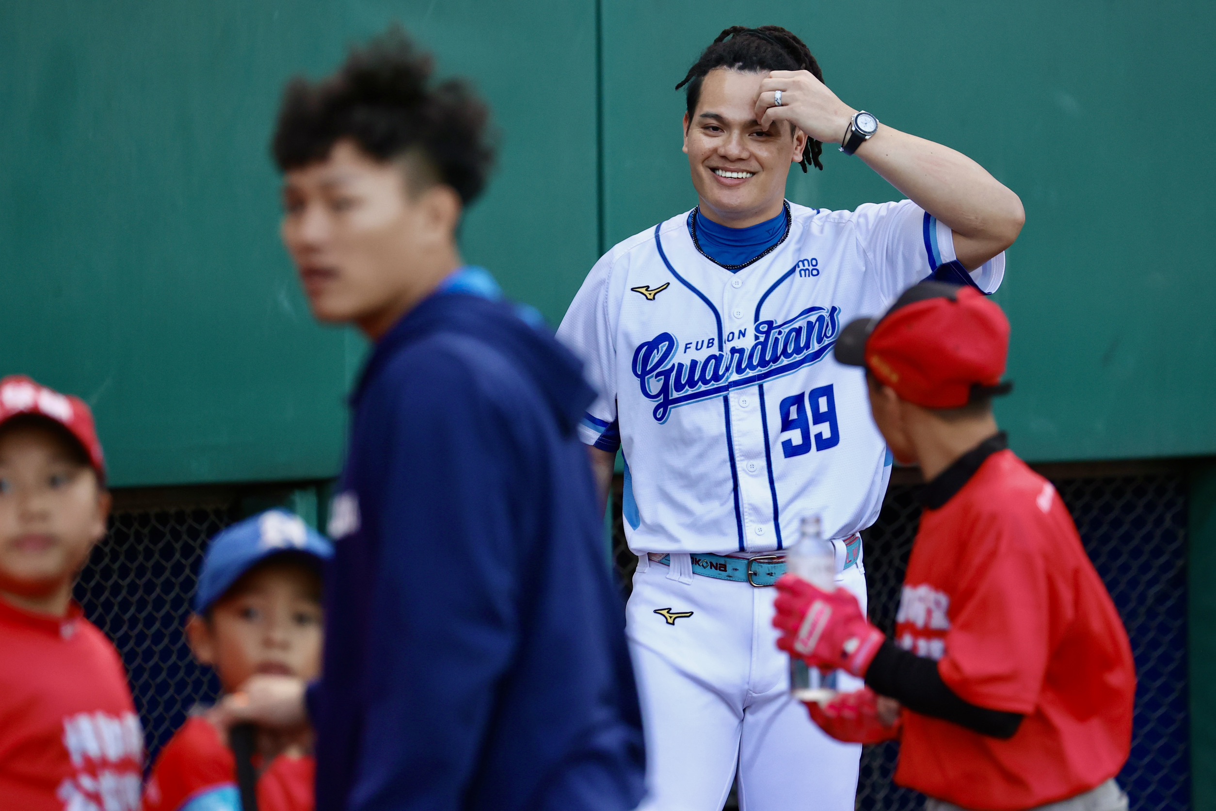 台灣新聞通訊社-經典賽／張育成期待與大谷同場較勁 開玩笑稱要檢查球棒