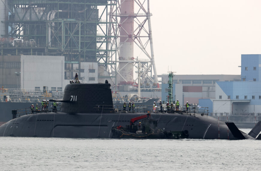 台灣新聞通訊社-台船:海鯤艦主機均已裝艦運轉 正調校自動充電功能