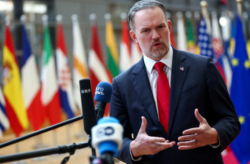 台灣新聞通訊社-輝達該賣陸先進晶片?美貿易代表這樣回 財長自爆利益迴避賣黃豆農場