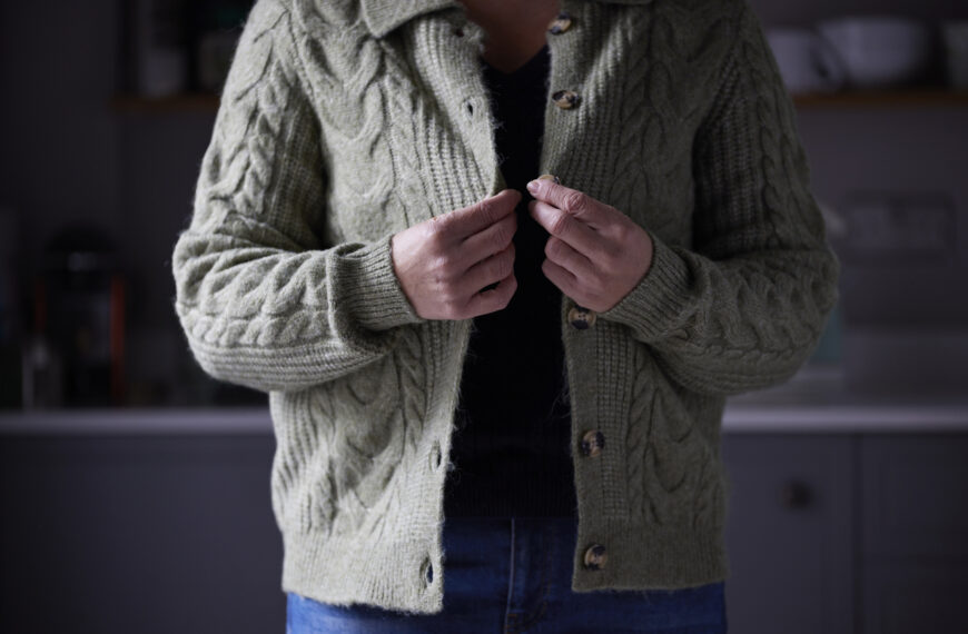 台灣新聞通訊社-發熱衣穿錯恐「濕冷」 達人揭UNIQLO官方密技：多一件更暖