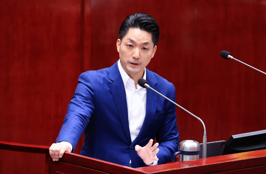 台灣新聞通訊社-蔣萬安轟禁小紅書…劉世芳反嗆反打擊犯罪? 北市反擊了