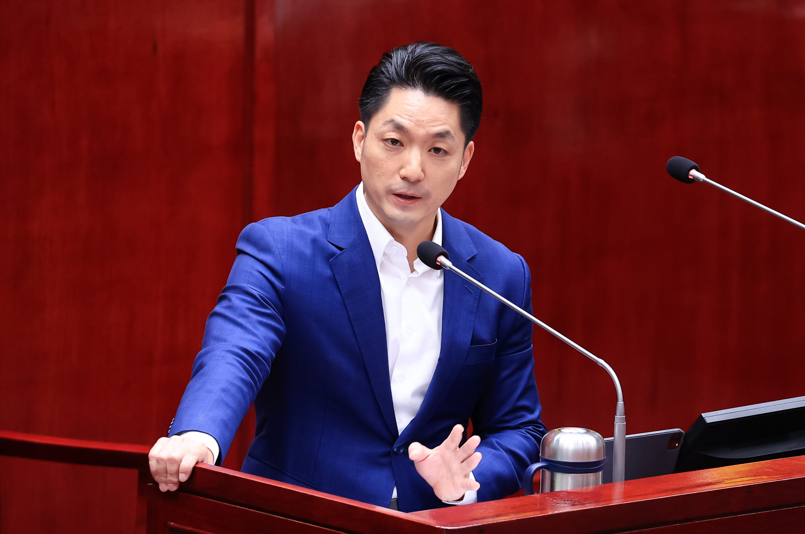 台灣新聞通訊社-蔣萬安轟禁小紅書…劉世芳反嗆反打擊犯罪？北市反擊了