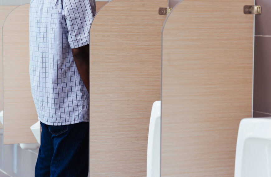 台灣新聞通訊社-如廁見女性清潔人員不舒服？半數日男點頭 發難男星澄清：不是反對