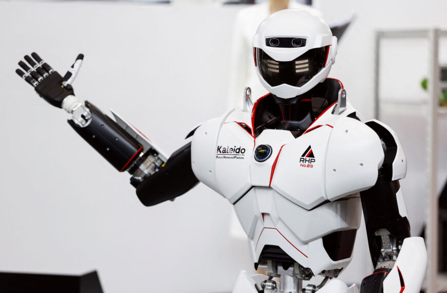 台灣新聞通訊社-AI催生新奇職業 黃仁勳預言可能出現「幫機器人做衣服的裁縫師」