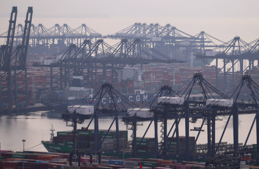 台灣新聞通訊社-陸貿易順差首度破1兆美元!川普關稅大棒為何斬不斷中國出口洪流?