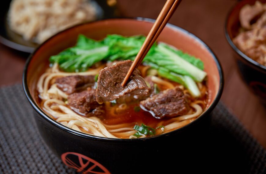 台灣新聞通訊社-三商巧福周年慶！牛肉麵、排骨飯特價 身分證這四個數字免費送牛肉麵