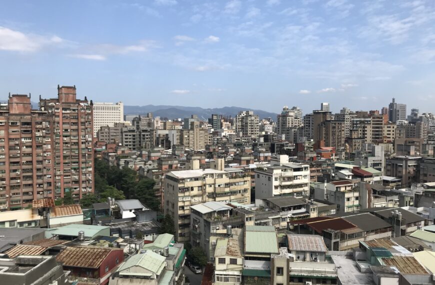 台灣新聞通訊社-住台北大安區被南部朋友羨慕「有錢人」 女不解：爸媽只是老師