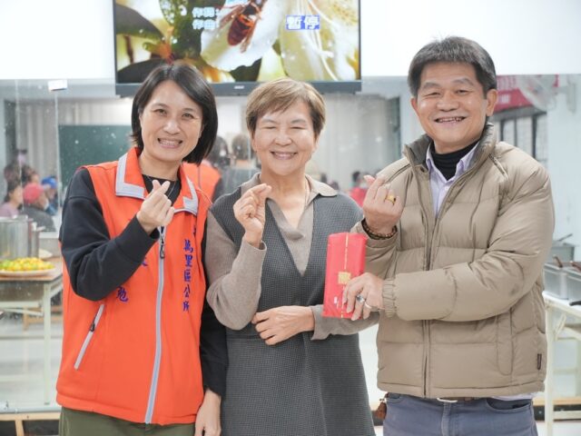台灣新聞通訊社-在地企業贊助、捐款 萬里區雙興里銀髮共餐營養又健康