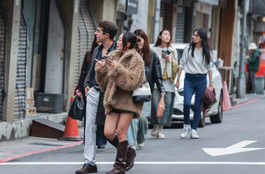 台灣新聞通訊社-秋天常遲到？入秋首道鋒面愈來愈晚 鄭明典：氣候變遷影響