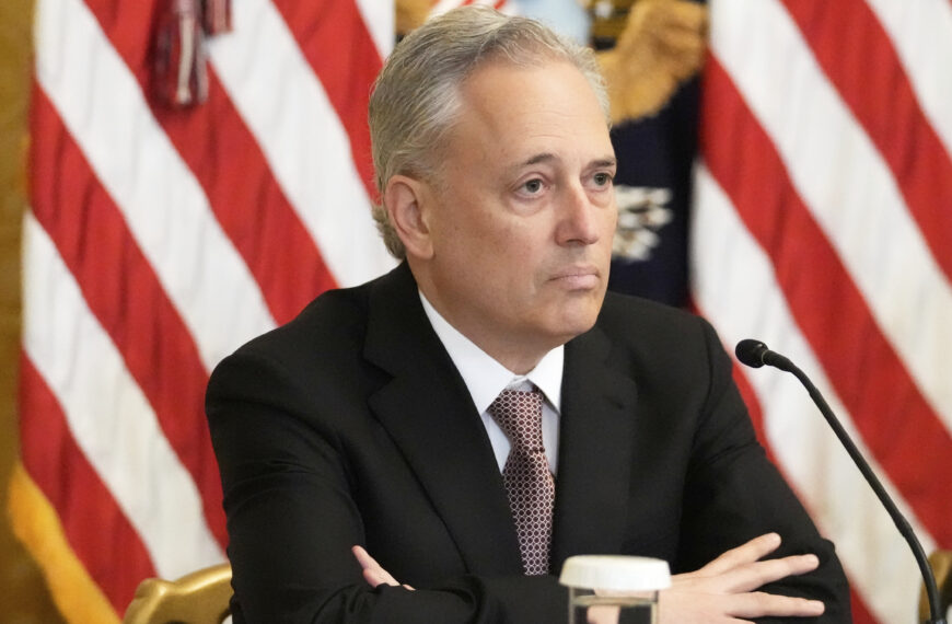 台灣新聞通訊社-白宮AI「沙皇」利益衝突太明顯?川普前策士巴農也開炮