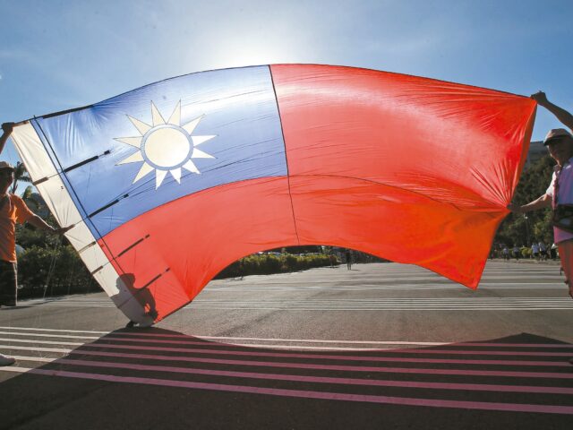 台灣新聞通訊社-民調揭近5成民眾挺九二共識 醫嘆民意是維持現狀：偏偏綠營已走偏鋒