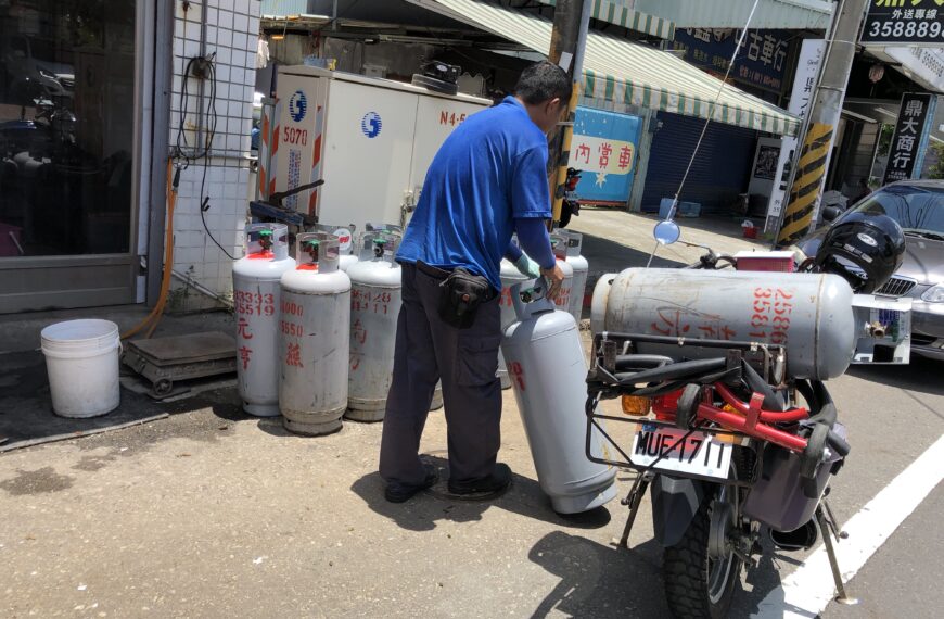 台灣新聞通訊社-要漲價了!中油:12月桶裝瓦斯每公斤調漲1.7元