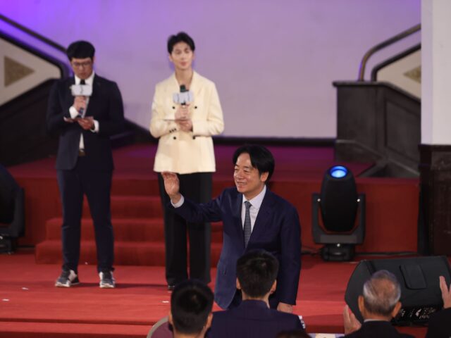 台灣新聞通訊社-宏道獎今頒發9項大獎 賴清德為林輝雄頒發終身成就獎