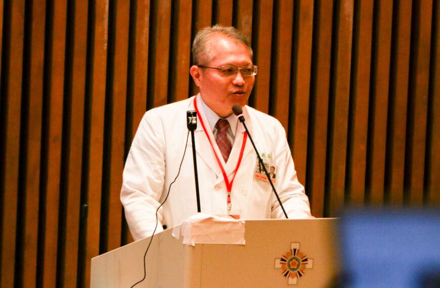 台灣新聞通訊社-醫師楊振昌：若誤飲腐蝕性清潔劑 勿催吐速就醫