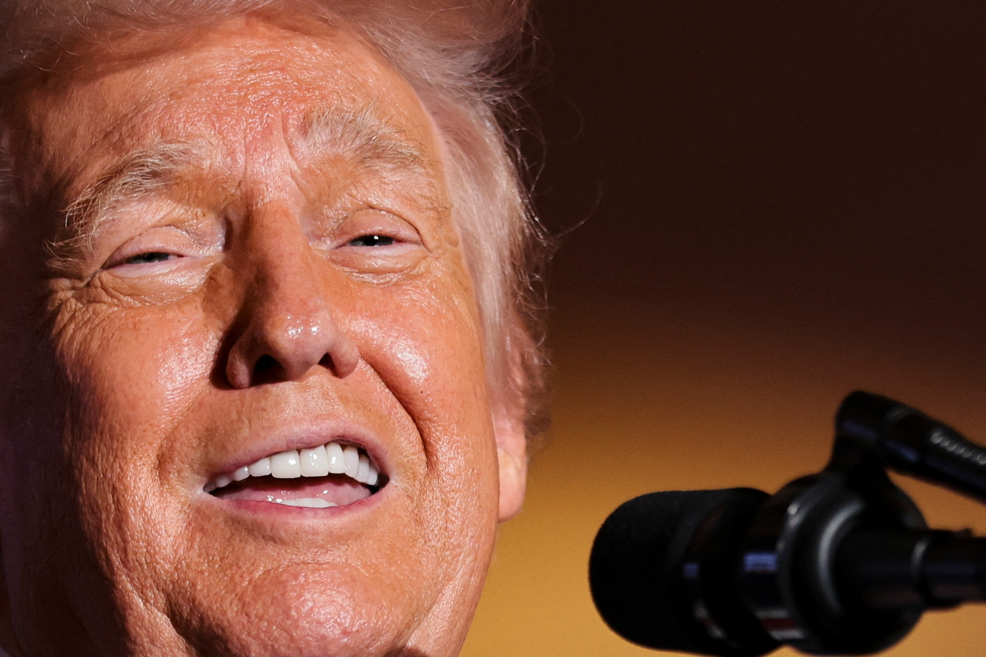 台灣新聞通訊社-奧斯卡大導陳屍家中 川普：死於川普精神錯亂症候群