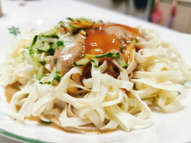 台灣新聞通訊社-涼麵也能加熱？超商店員揭密：「加熱5到10秒」口感完全不一樣