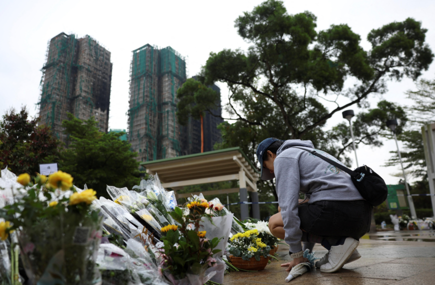 台灣新聞通訊社-香港大火女住戶救下4人1狗後罹難 家屬悲痛:相信她無悔