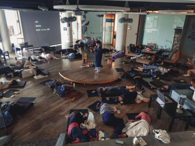 台灣新聞通訊社-政大推師徒制「英雄實驗室」 打造客製化專案學習　