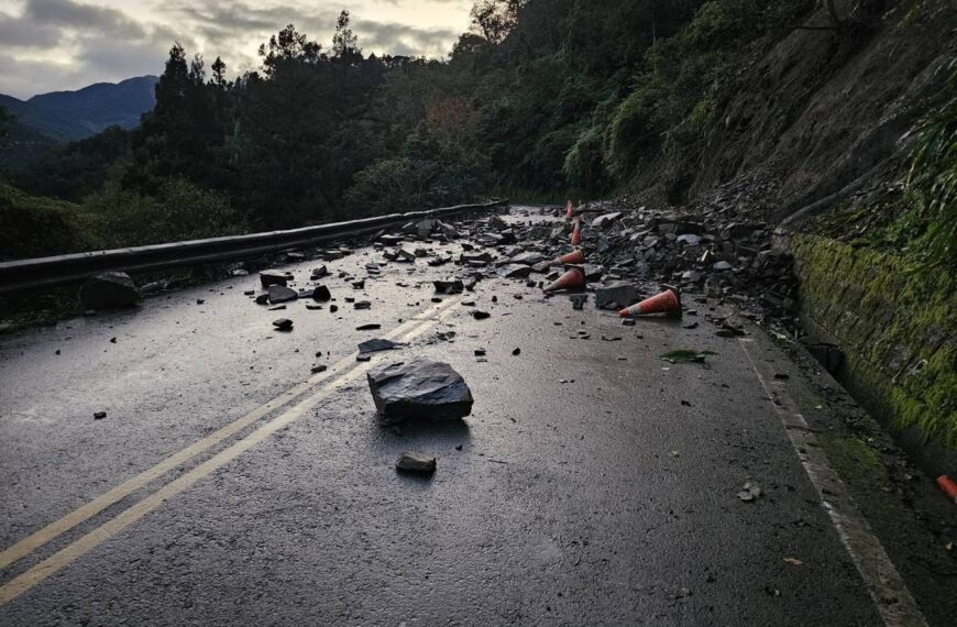 台灣新聞通訊社-宜蘭太平山遊樂區聯外道路坍塌 預計午後搶通