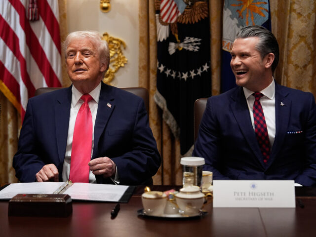 台灣新聞通訊社-我沒看到！美軍擊沉運毒船再補刀炸死倖存者 防長以「戰爭迷霧」辯護