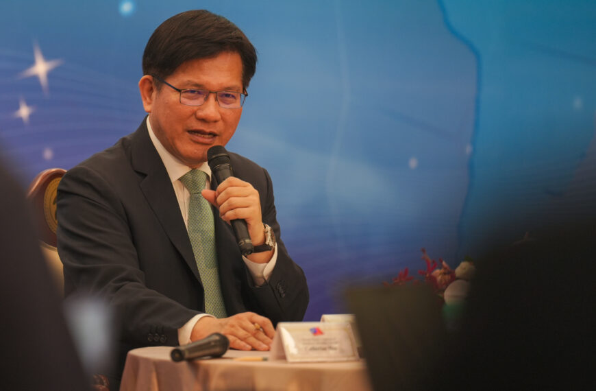 台灣新聞通訊社-中日因高市「台灣有事」答辯關係緊張 林佳龍：大約一年才能穩定