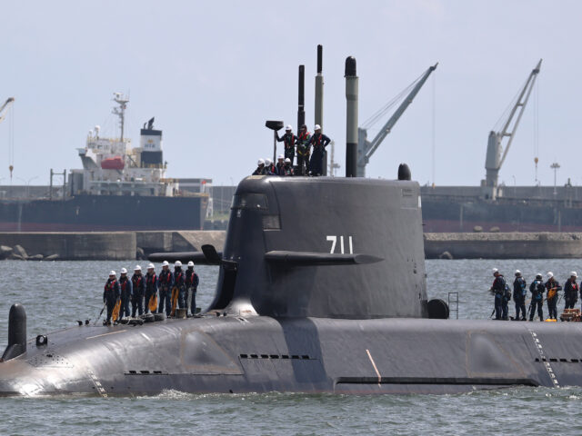 台灣新聞通訊社-海鯤艦海測液壓故障竟靠人力操舵 海軍稱都在安全範圍