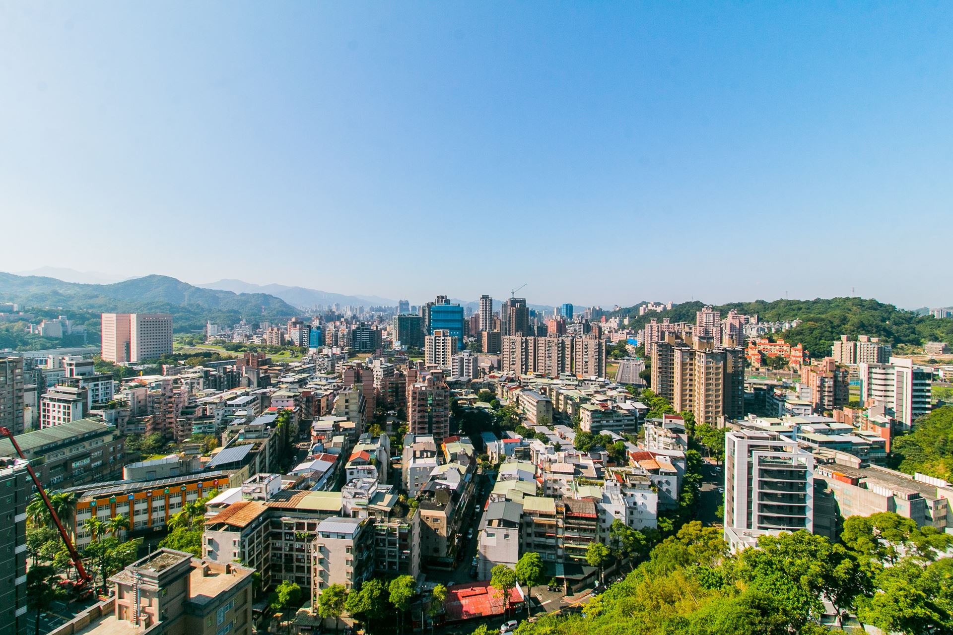 台灣新聞通訊社-央行第七波房市信用管制滿周年 逾5成認有效、7成贊成政策續行