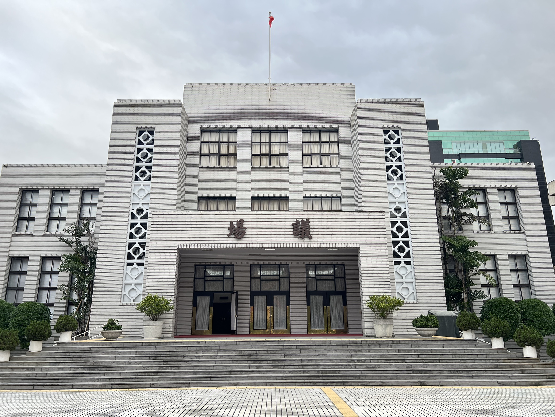 台灣新聞通訊社-再擋1.25兆元軍費條例 在野正式提案邀賴總統國情報告