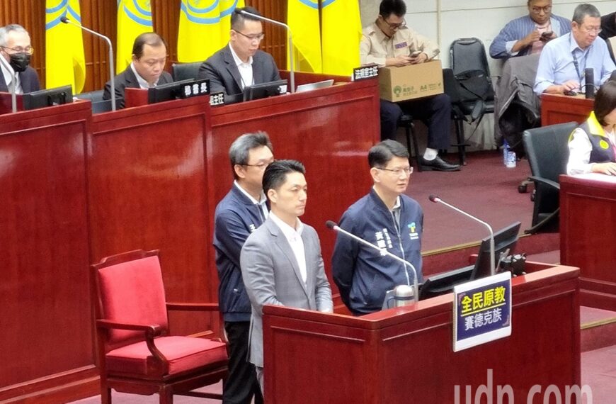 台灣新聞通訊社-徐國勇拿衛生紙喻軍購 蔣萬安轟奇怪…一句話點破重點