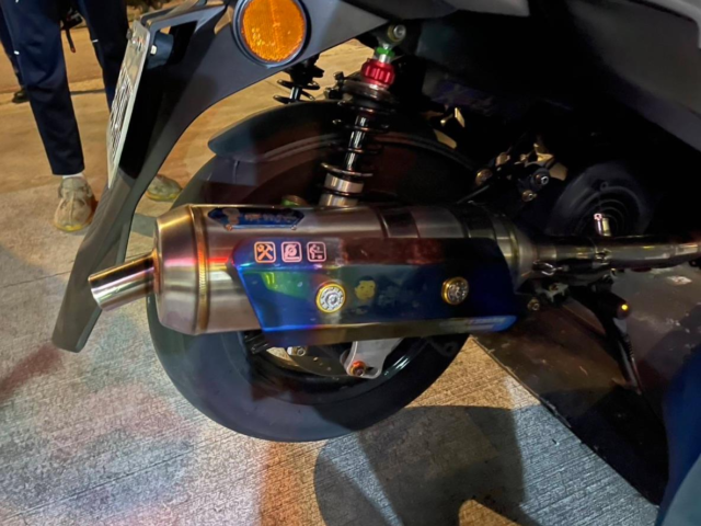 台灣新聞通訊社-立院三讀 車輛噪音超標最重罰3.6萬 情節重大吊牌