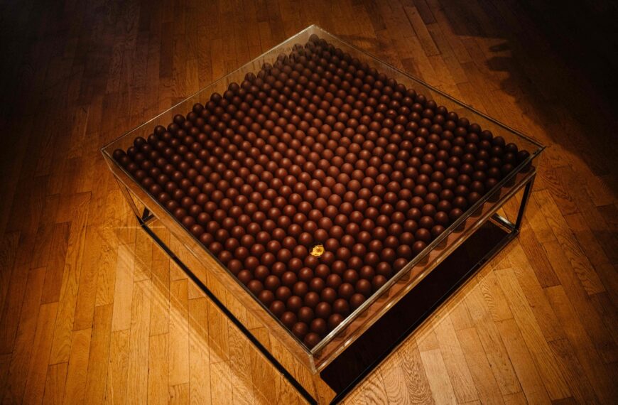 台灣新聞通訊社-巧克力變身華麗藝術品 法甜點師助病童募款400萬元