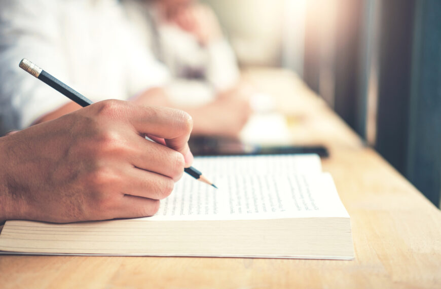 台灣新聞通訊社-膚淺又痛苦?她怨台灣教育只為考試「學不到東西」 兩派網友戰翻天