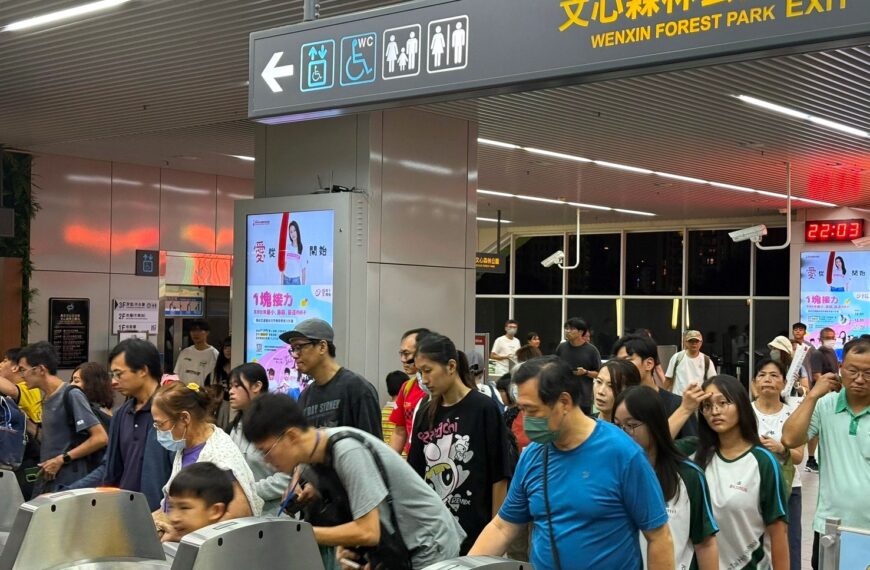 台灣新聞通訊社-新社花海吸賞花人潮 中捷11月日均運量再創新高