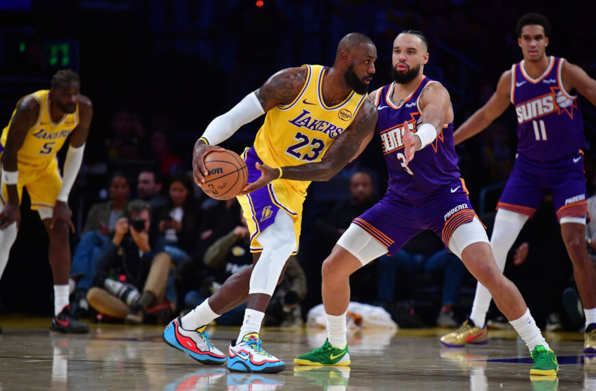 台灣新聞通訊社-NBA／「浮誇聳肩」嘲諷詹皇 布魯克斯：他喜歡別人向他低頭