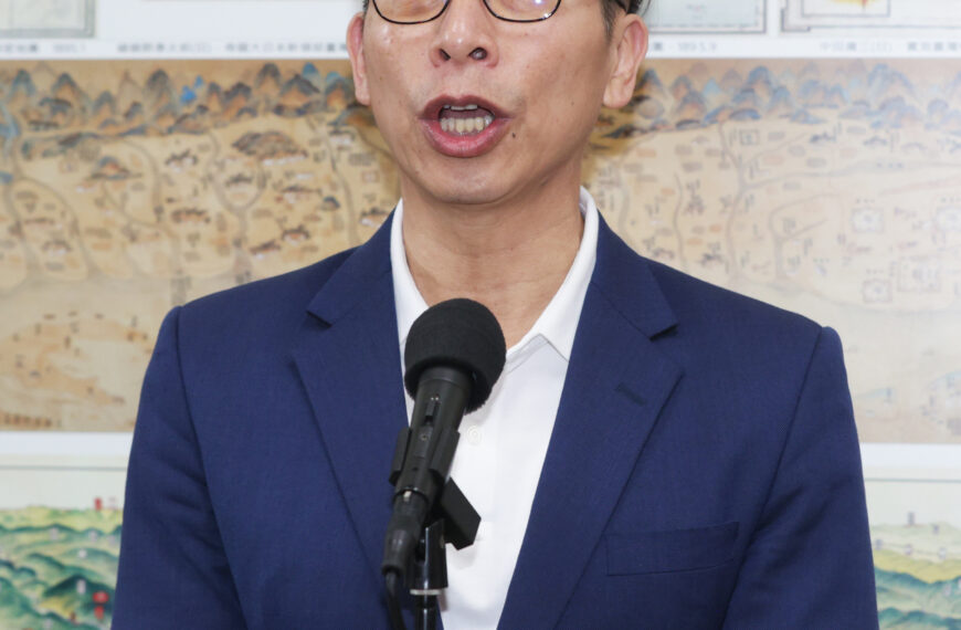 台灣新聞通訊社-助理費除罪 鍾佳濱:收益不分黨派 但反對逕付二讀為個案修法