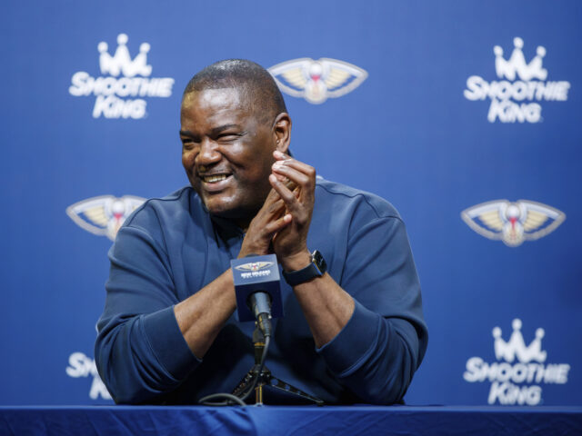 台灣新聞通訊社-NBA／鵜鶘選秀夜到底在搞什麼？總管杜馬斯：目標是建立文化