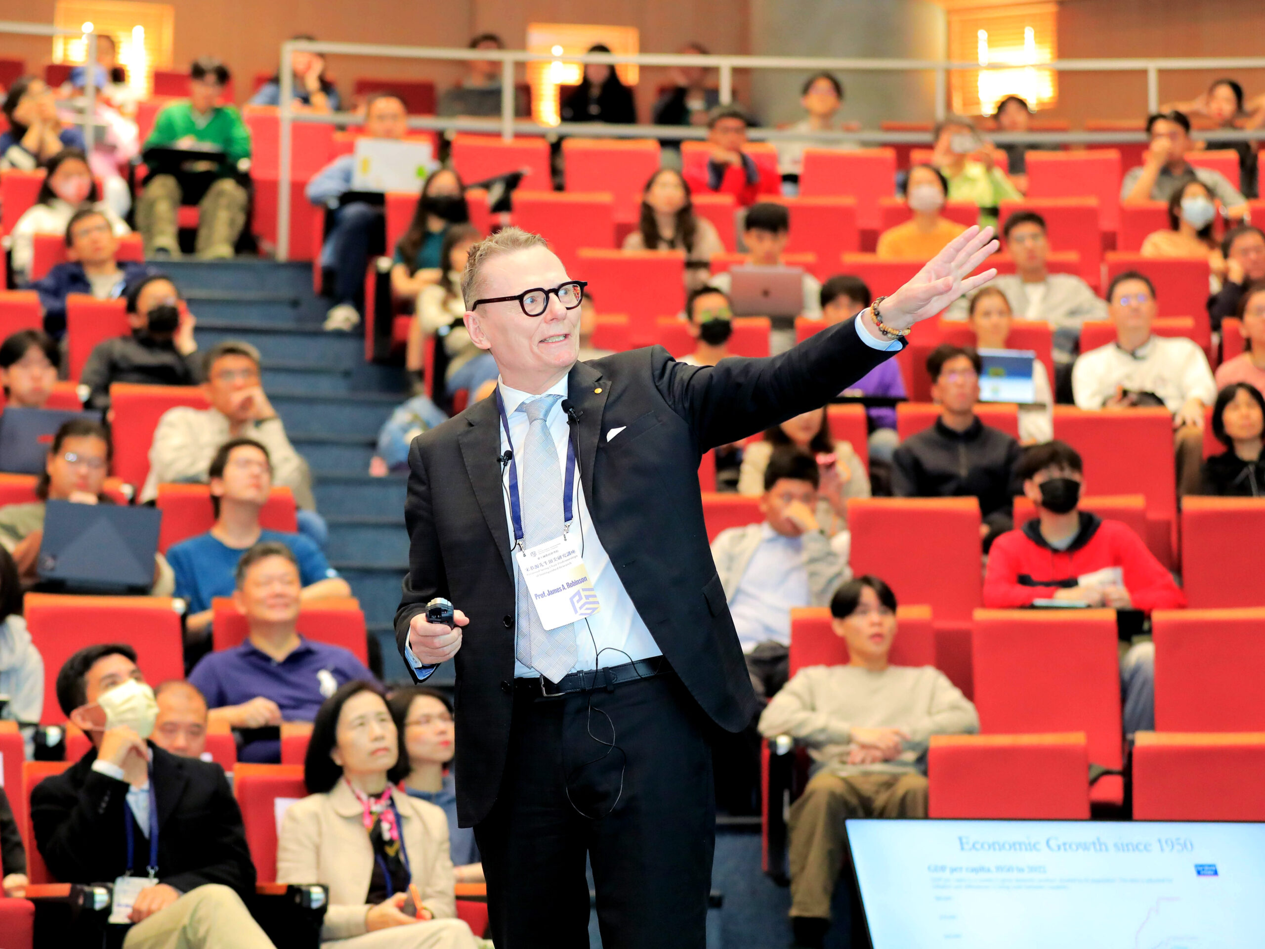 台灣新聞通訊社-國家為何失敗？ 諾貝爾獎得主羅賓遜：政治權力分散創新才能持續