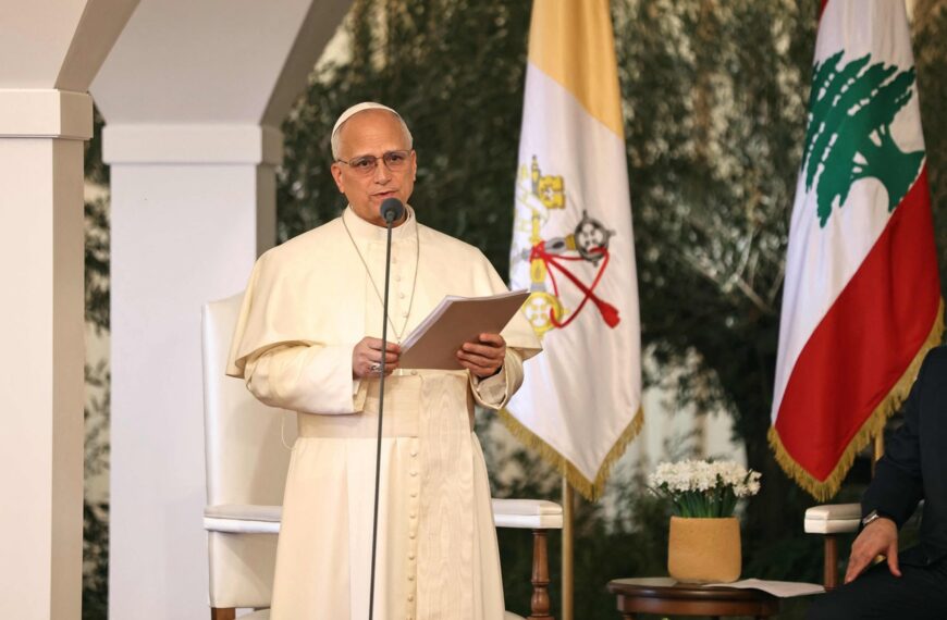 台灣新聞通訊社-黎巴嫩貝魯特海濱彌撒湧15萬人 教宗乞求為苦難之地賜下和平