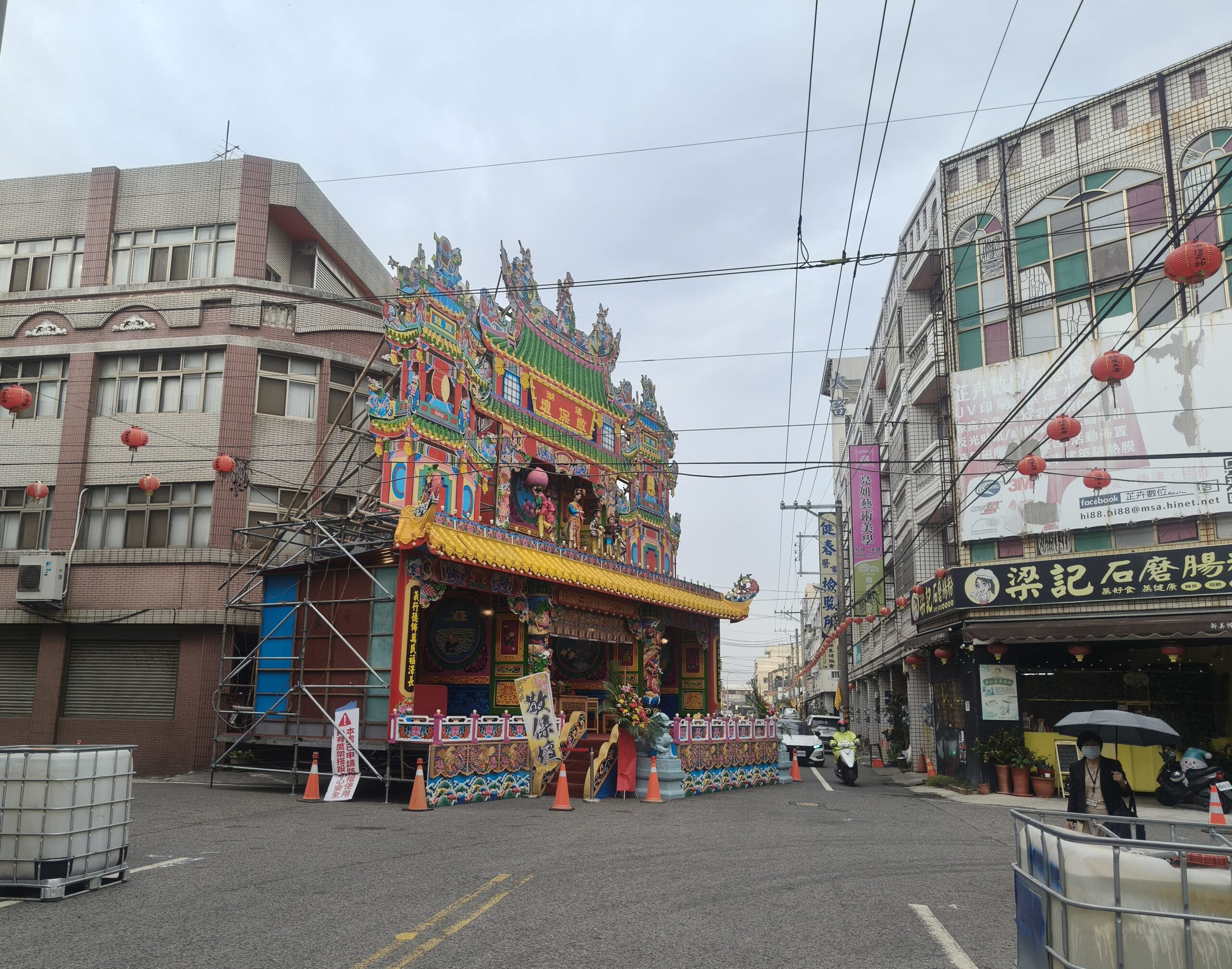 台灣新聞通訊社-24年一次建醮月底登場！彰化溪湖搭醮壇太超過惹民怨 警方：已開罰