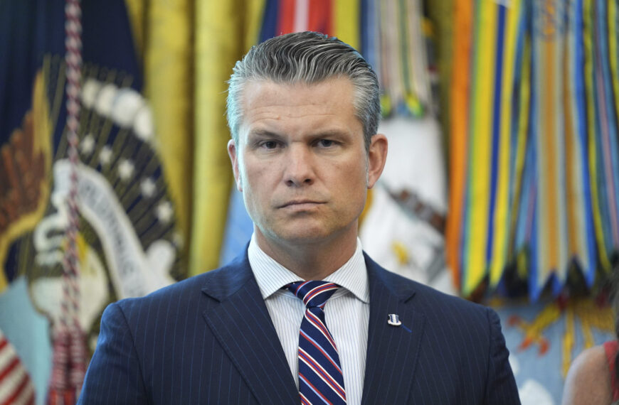 台灣新聞通訊社-美軍後續打擊運毒船惹議 赫格塞斯以戰爭迷霧辯護